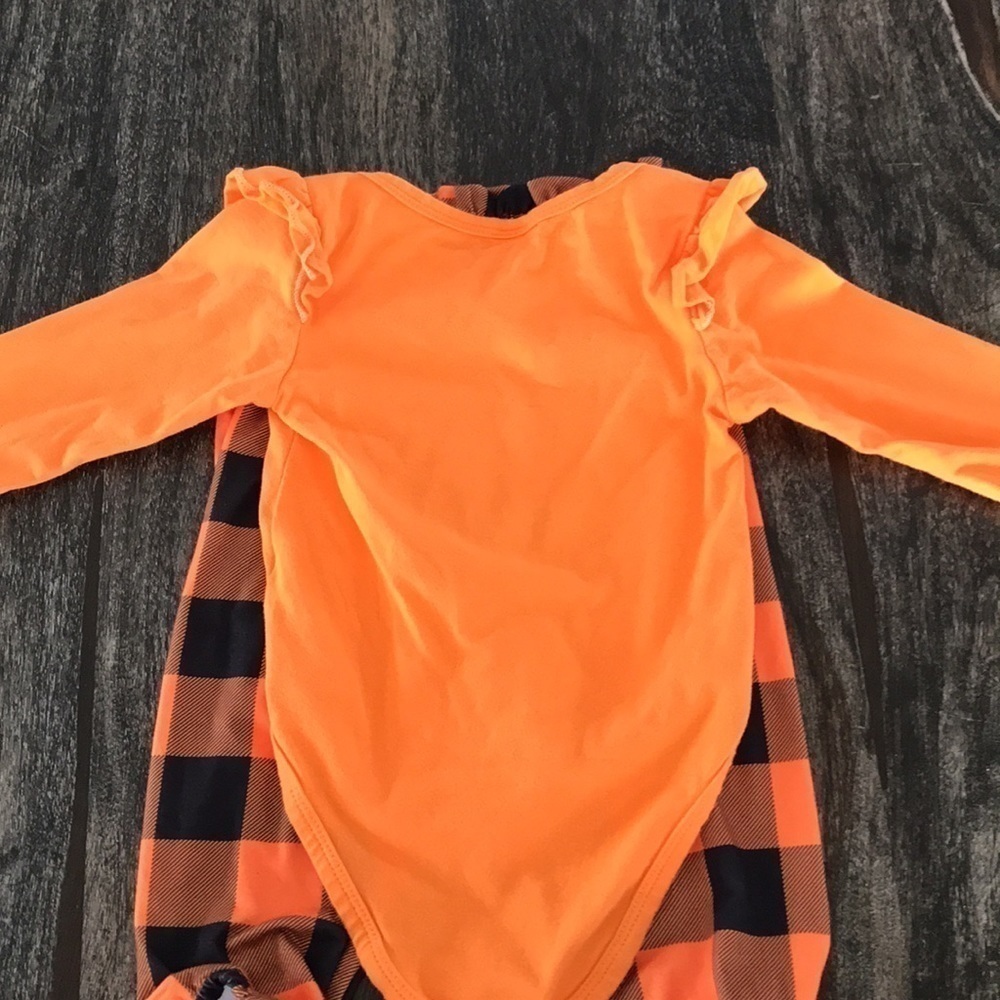 Girls 12-18 month Pumpkin 🎃 Themed Onesie & Bottoms, Orange & Black - Picture 5 of 8